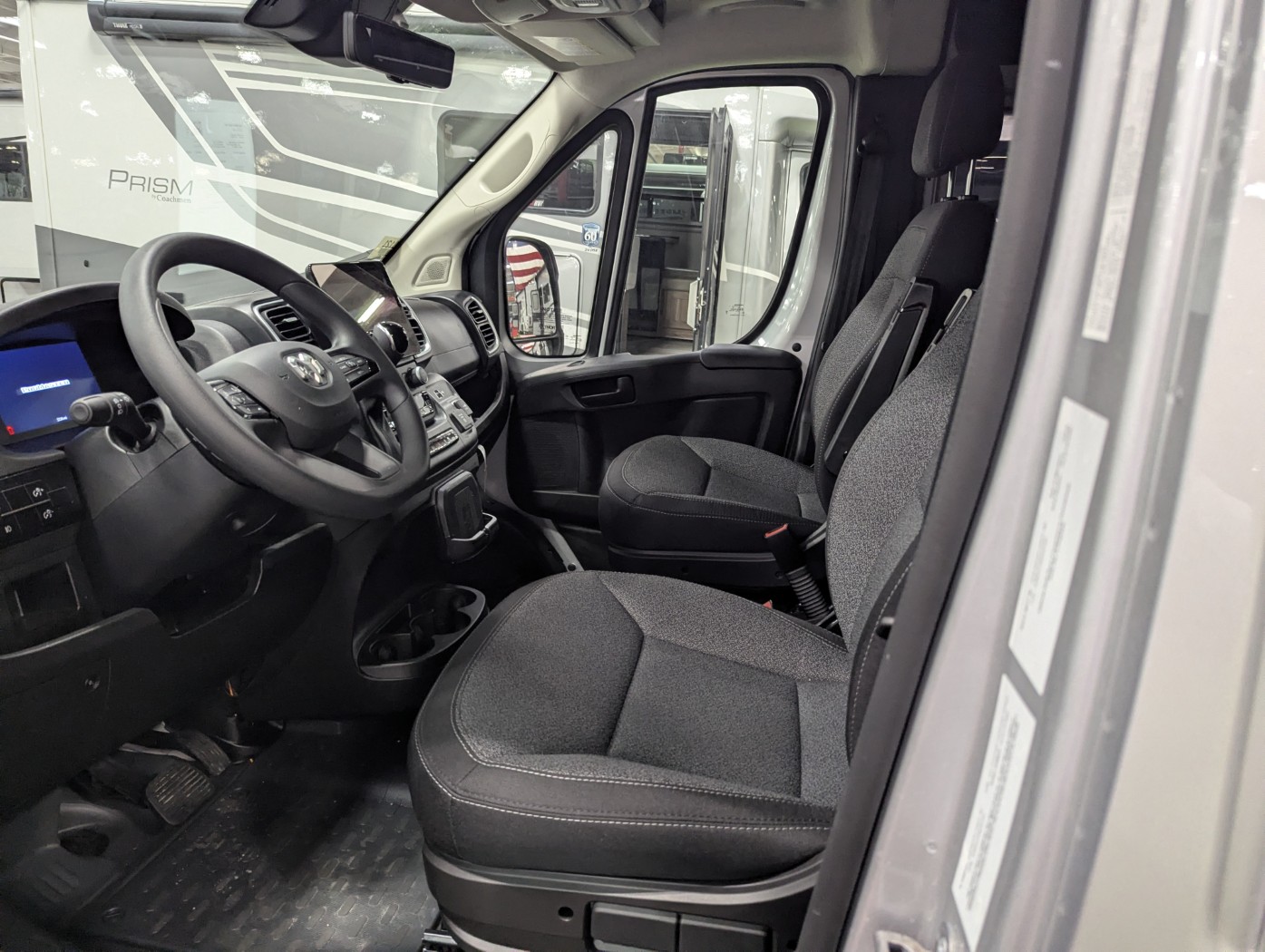 2026 Thor Motor Coach Tellaro 20LS - Image 8