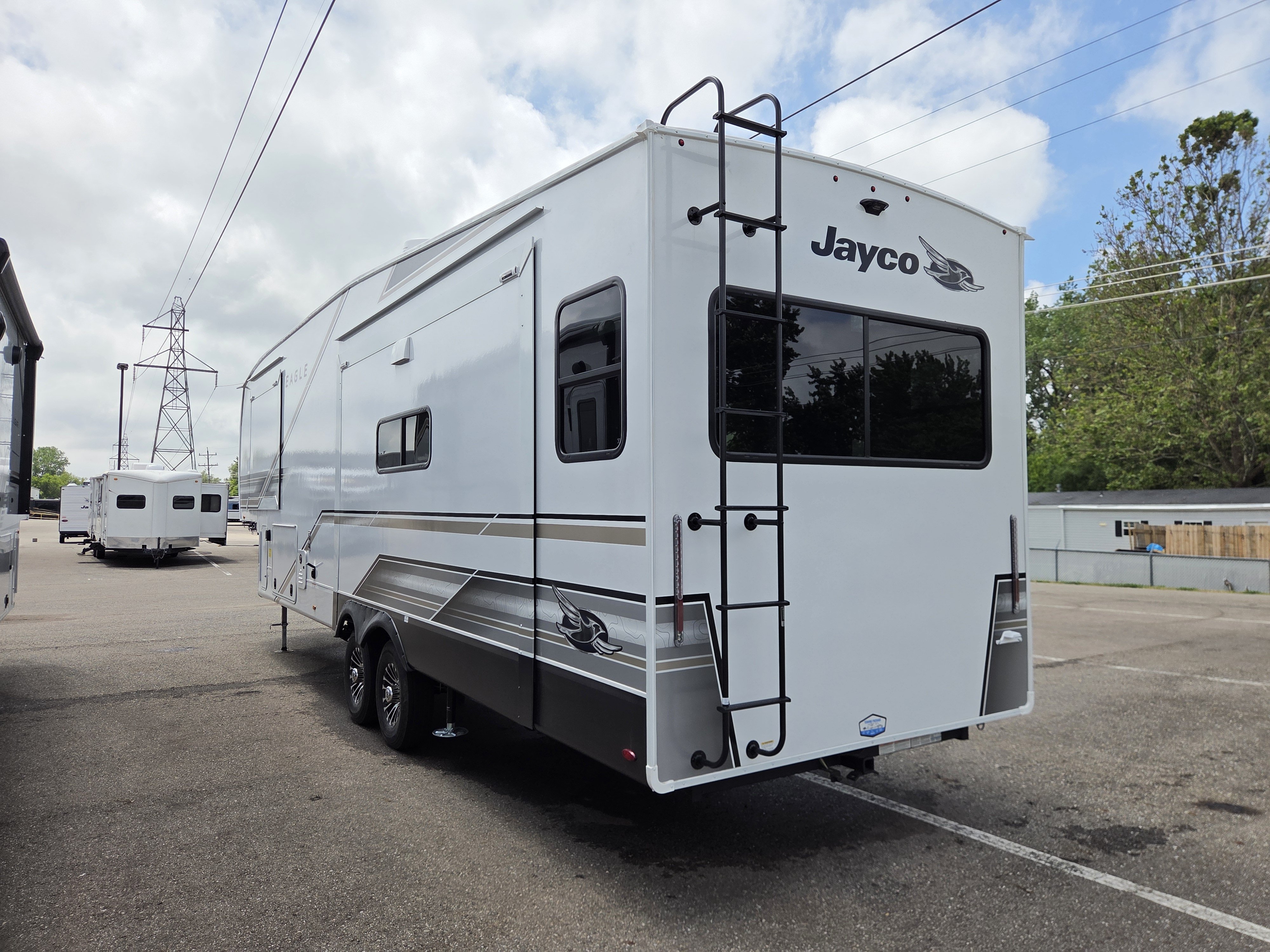 2027 Jayco Eagle 321RSTS - Image 3