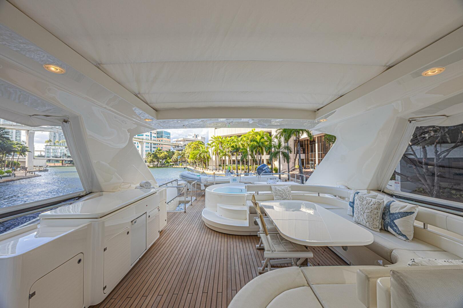 2011 Ferretti Yachts 830 - Image 23