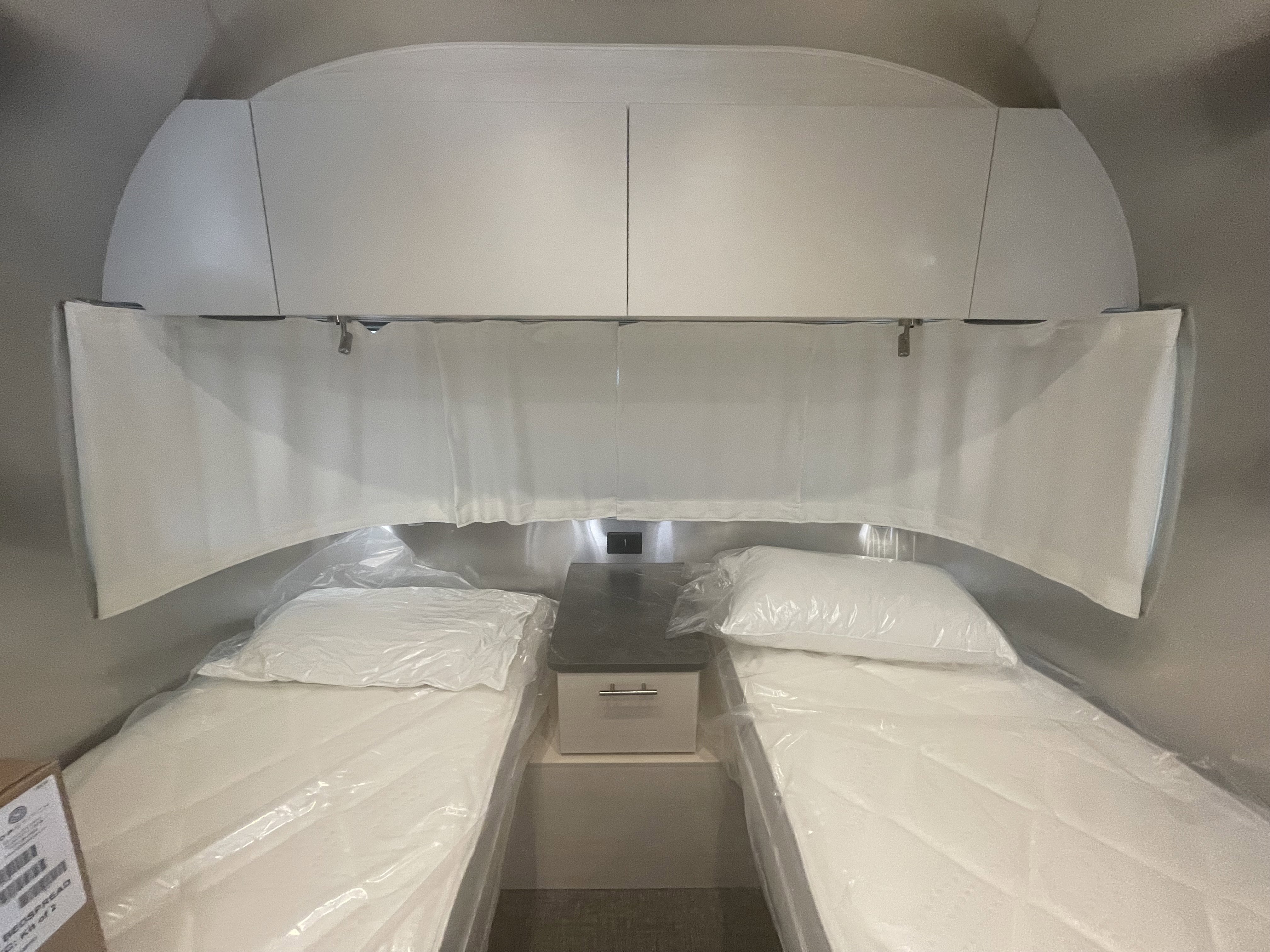 2026 AIRSTREAM FLYING CLOUD 23FBT - Image 13