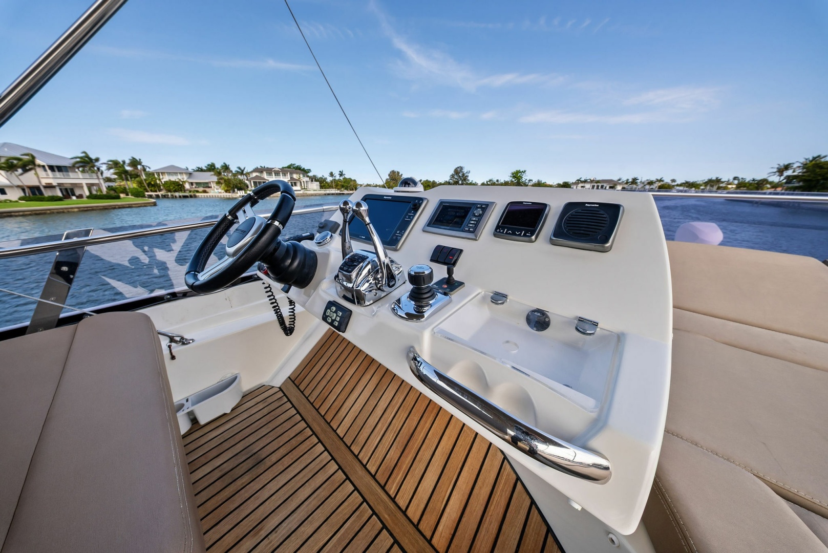 2015 Prestige 550 Base - Image 16