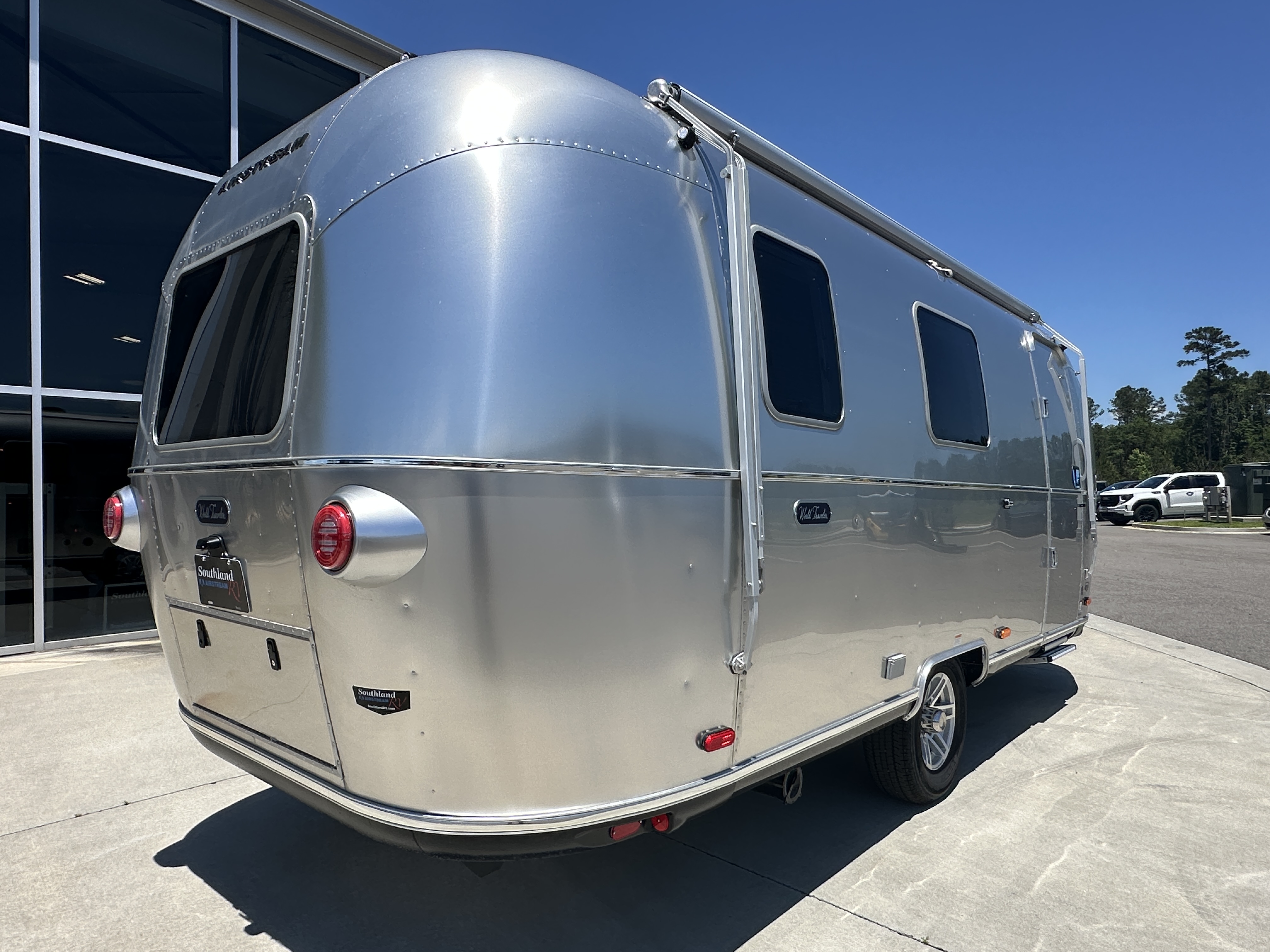 2026 Airstream World Traveler 22RB - Image 5