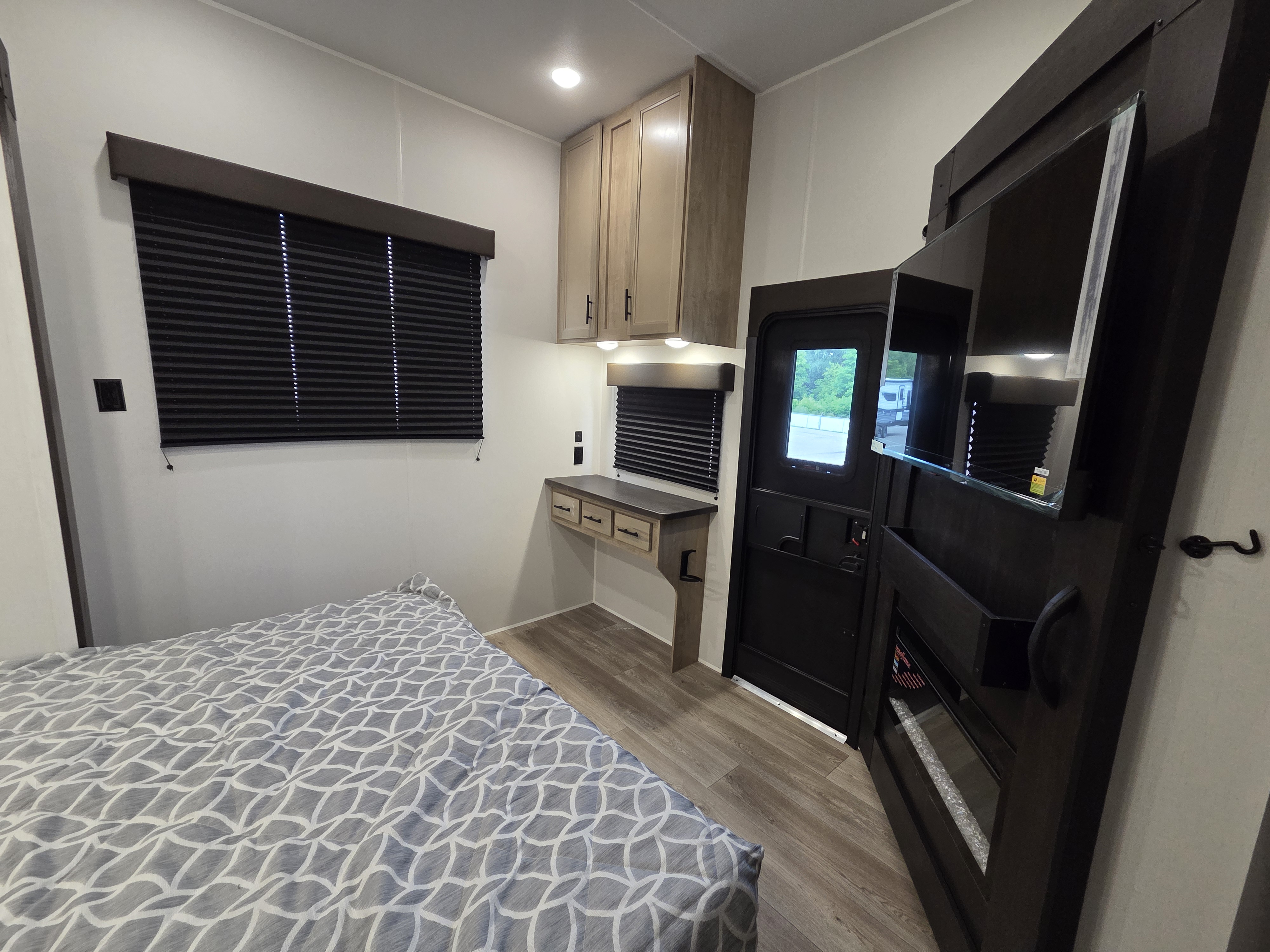 2027 Forest River Cherokee Timberwolf 39DC - Image 20