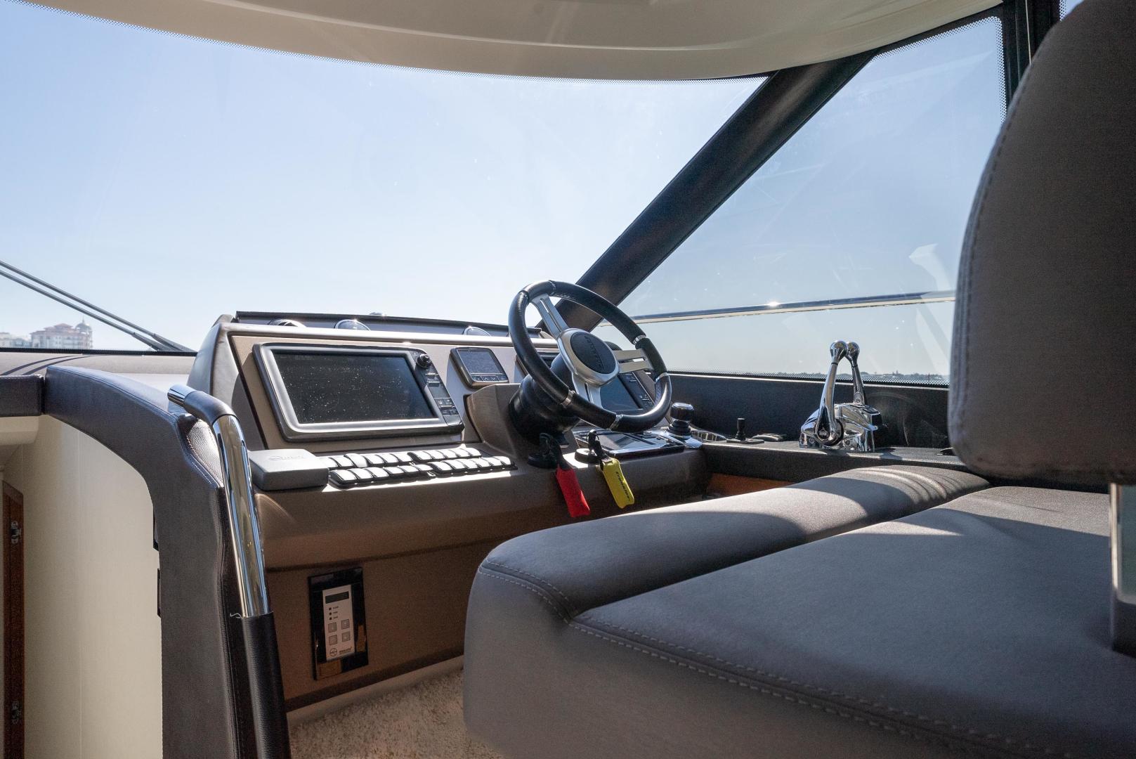 2016 Prestige 550 S - Image 30