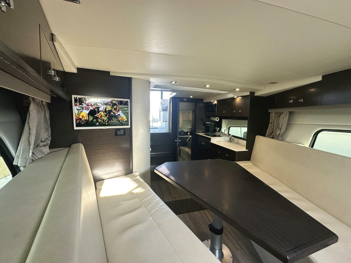 2017 Cruisers Yachts 390 Express Coupe - Image 30
