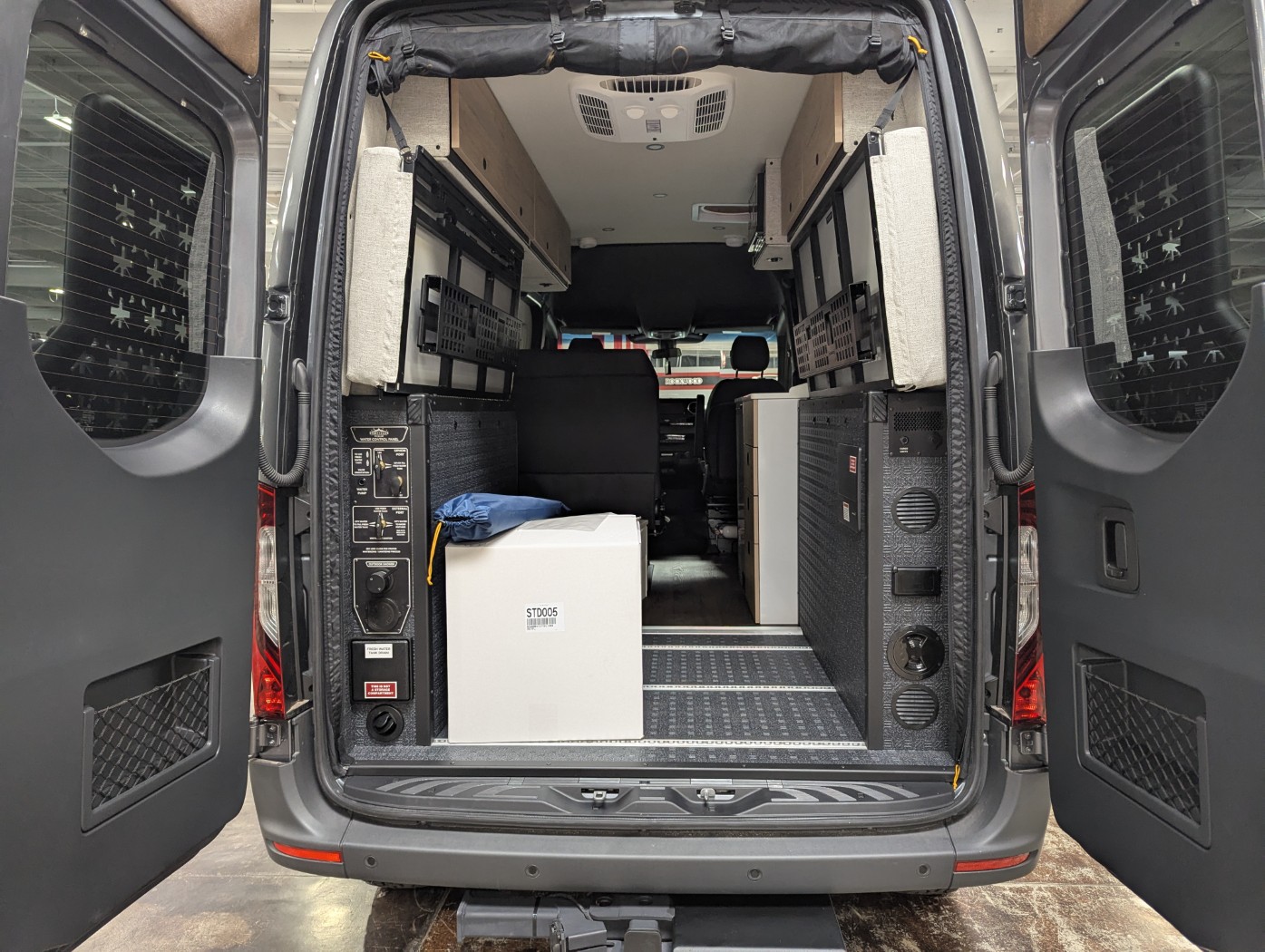 2027 Storyteller Overland Dark Mode OG - Image 10