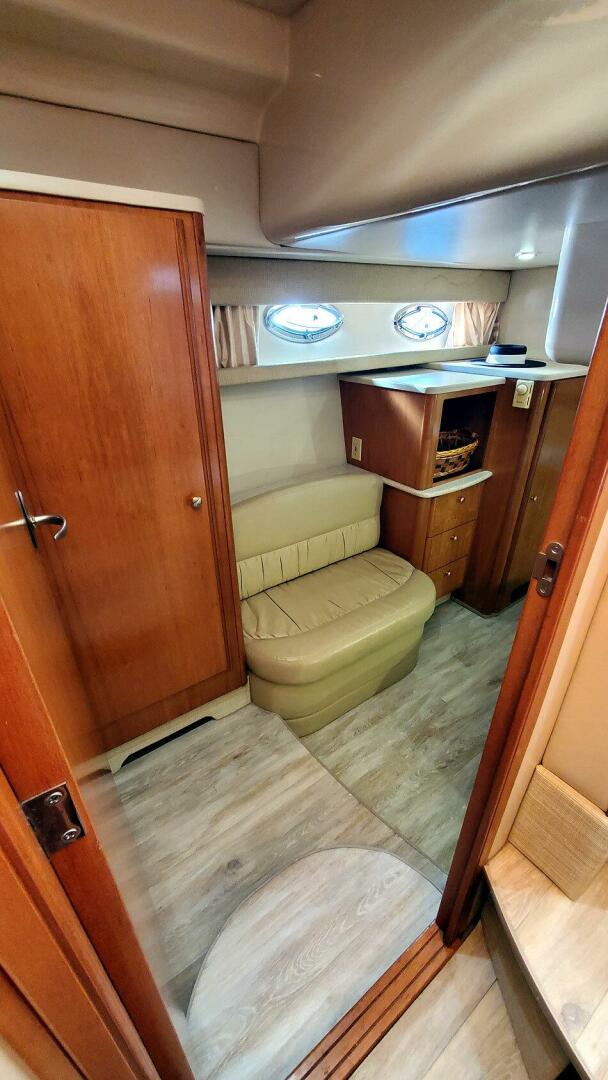 2004 Meridian 411 Sedan Bridge - Image 19