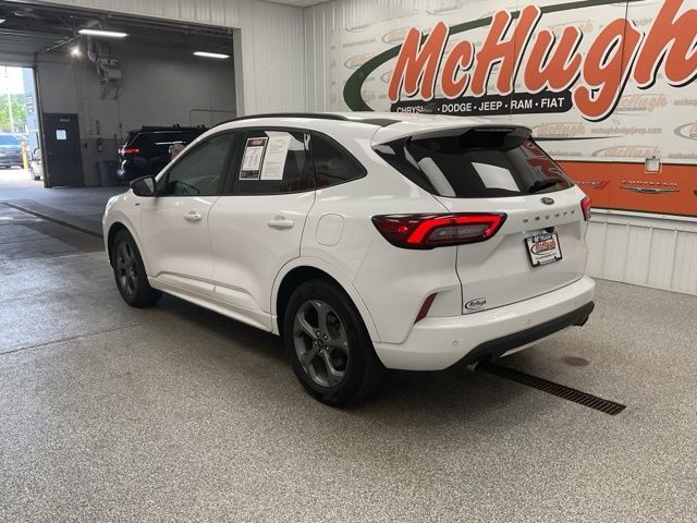 2023 Ford Escape Utility 4D ST Line 2WD - Image 5