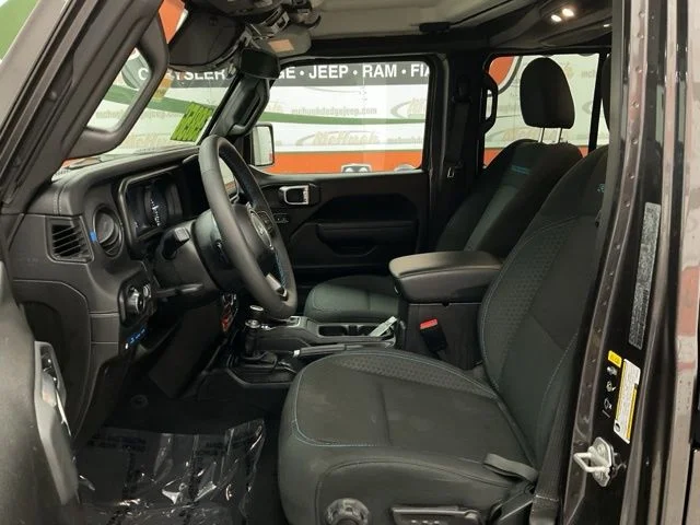 2025 Jeep Wrangler 4xe Rubicon 4x4 - Image 11