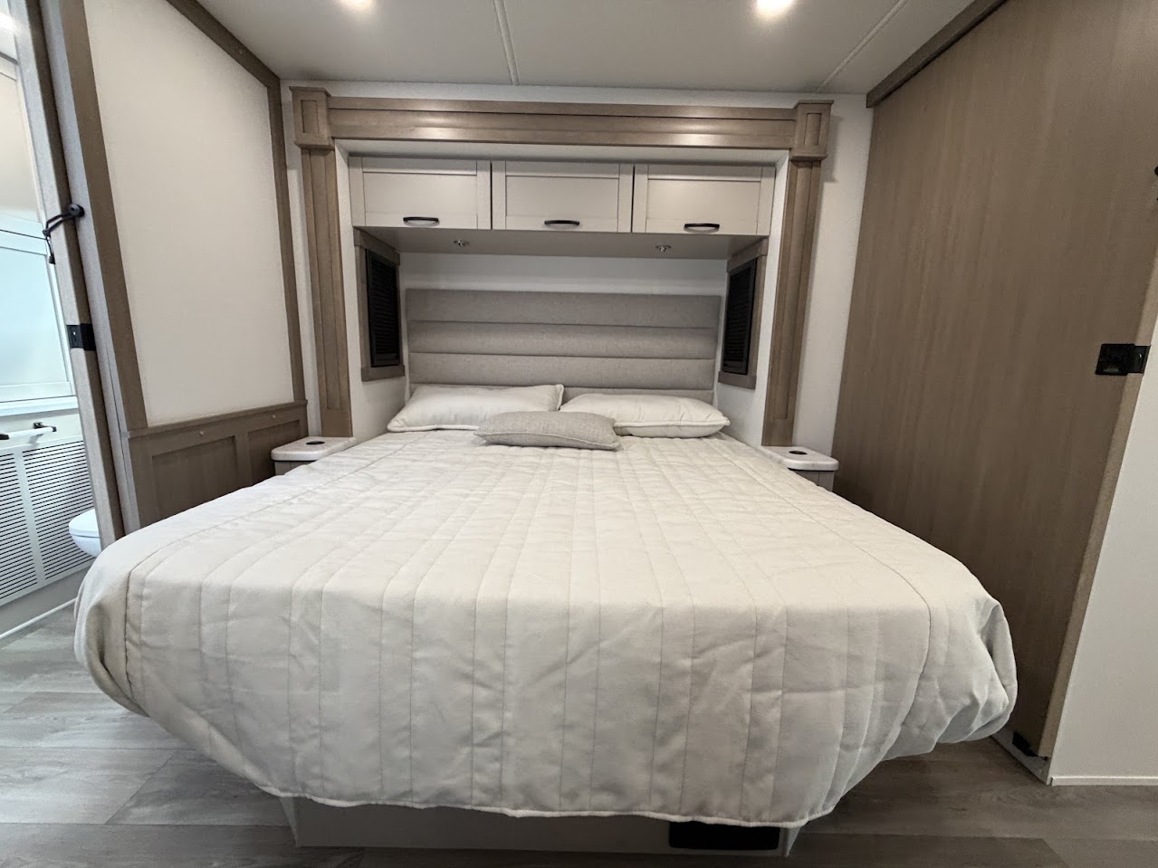 2027 JAYCO PRECEPT 36C - Image 46