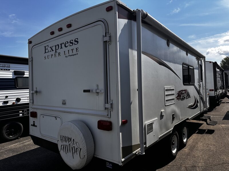 2011 KEYSTONE RV PASSPORT  EXP 235 - Image 9