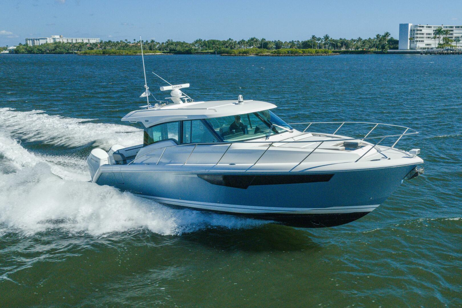 2025 Tiara Yachts 43 LE - Image 59