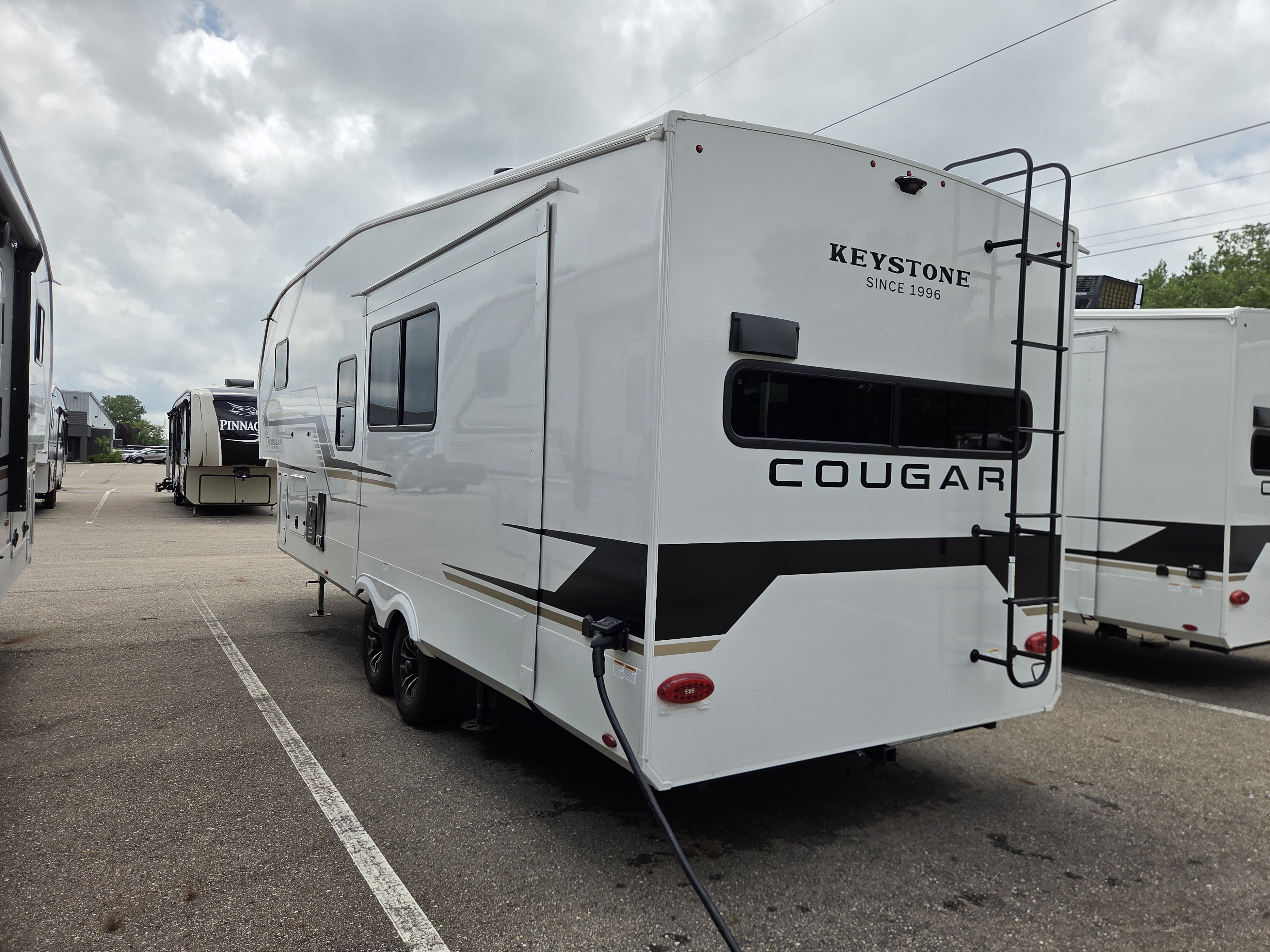2027 Keystone Cougar Half-Ton 26RKE - Image 4