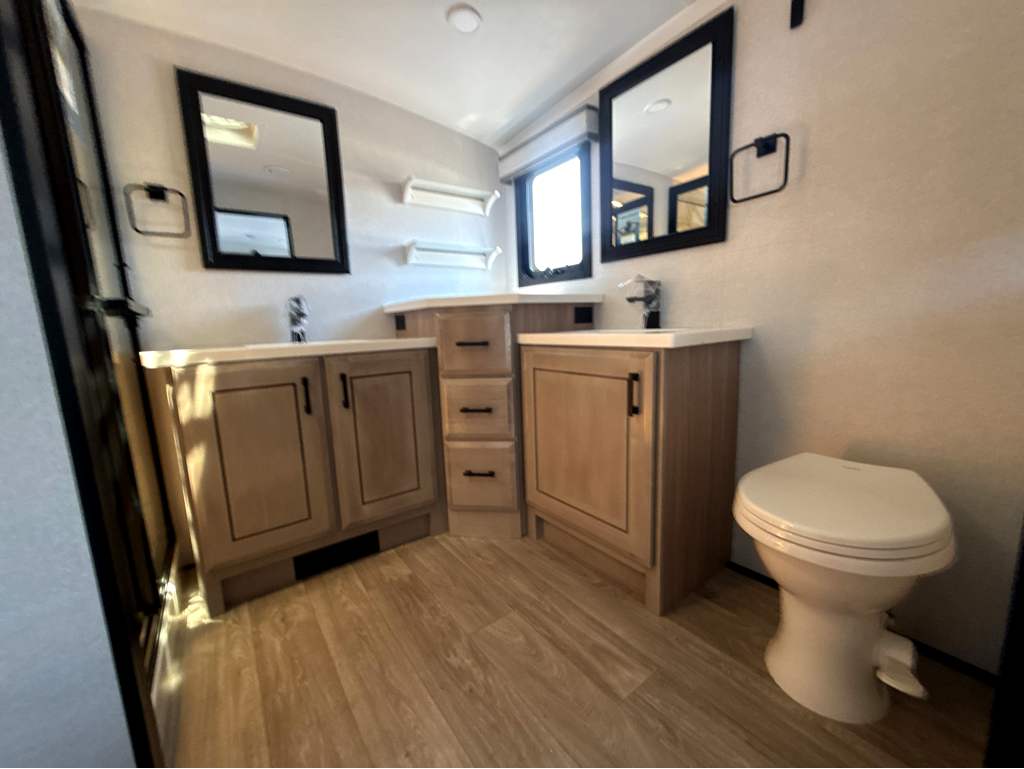 2027 JAYCO PINNACLE 39FLOK - Image 28