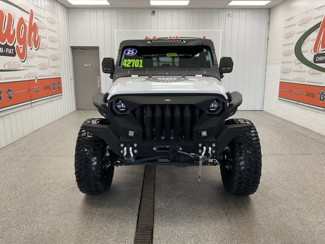 2025 Jeep Gladiator Sport S 4x4 - Image 2