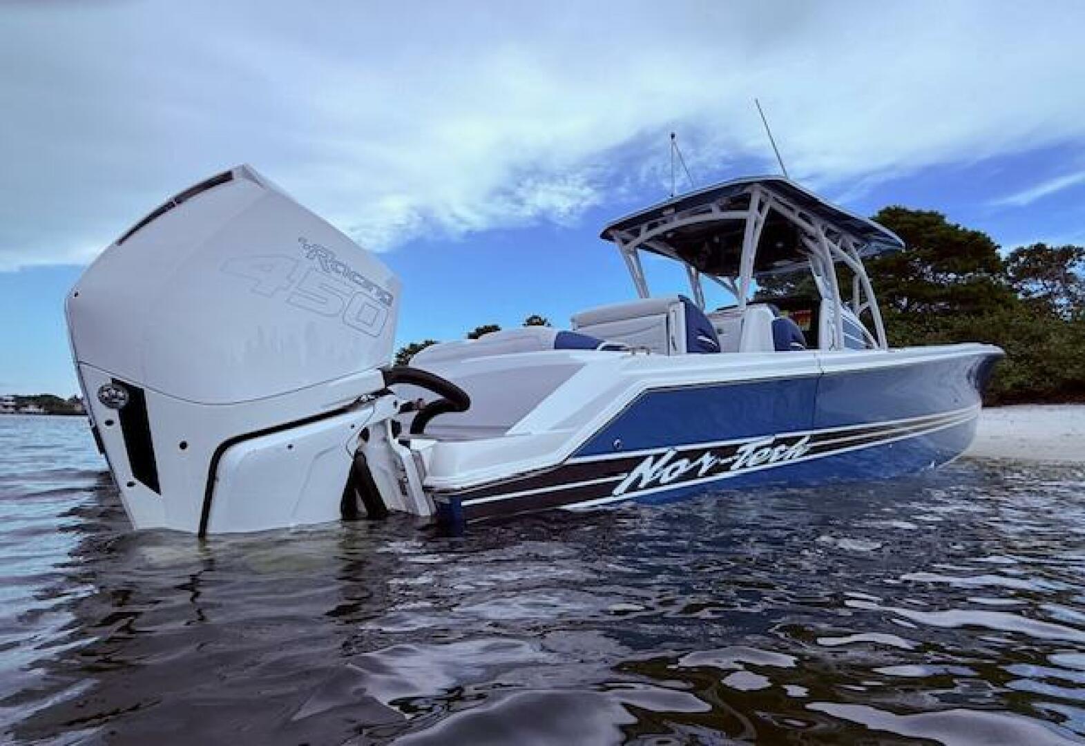 2022 Nor-Tech 390 Sport Center Console - Image 10