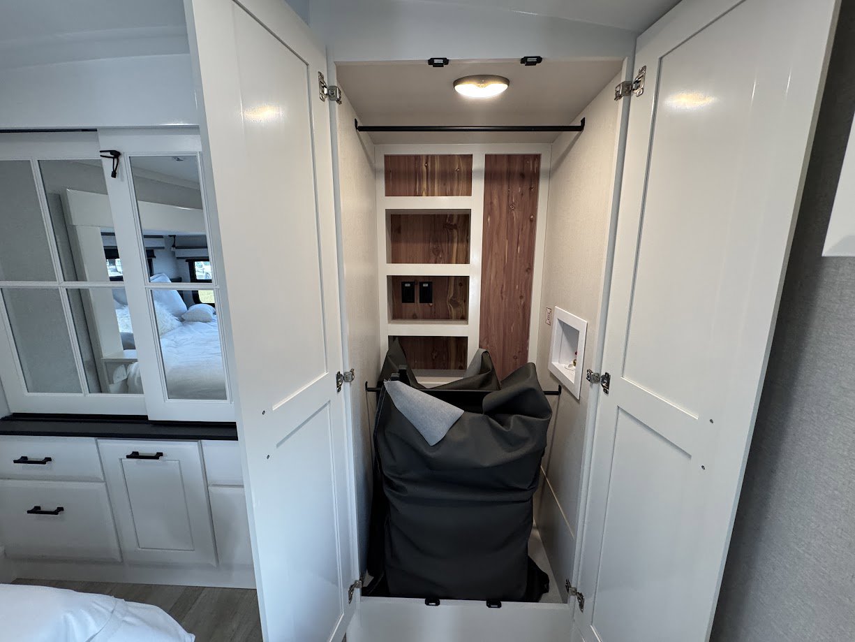 2026 JAYCO PINNACLE 32RLTS - Image 54