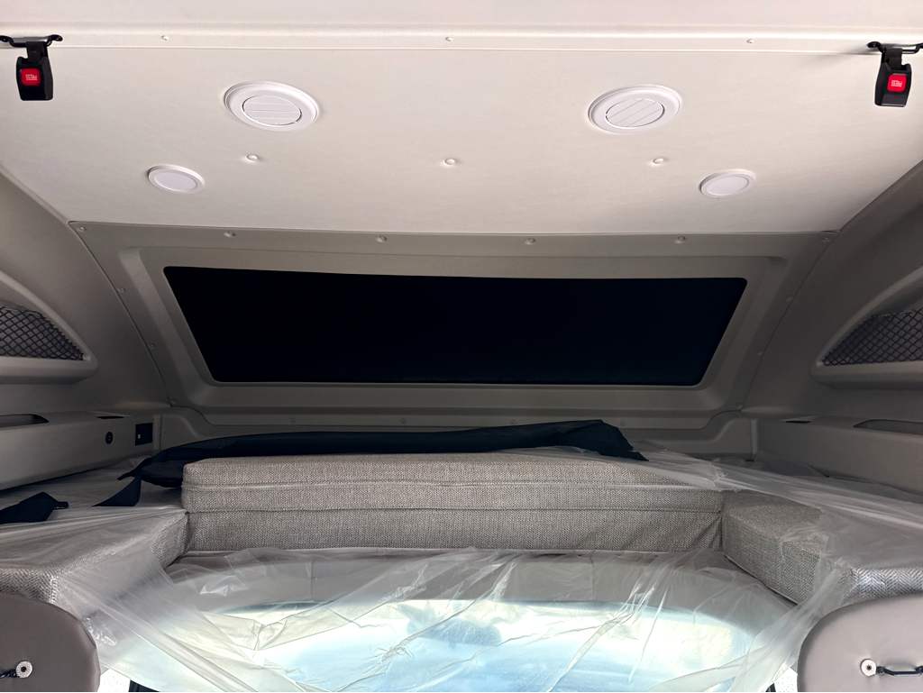 2027 JAYCO GREYHAWK 29MV - Image 9