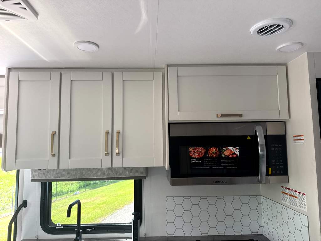 2027 ENTEGRA COACH ODYSSEY 24B - Image 12