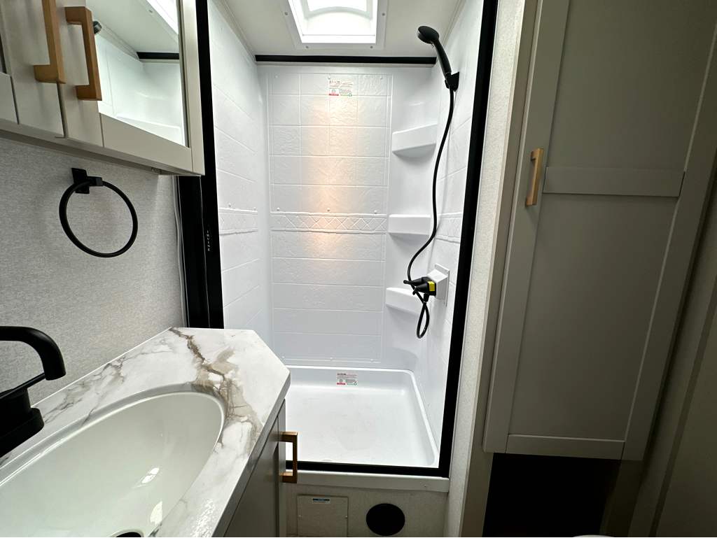 2027 JAYCO JAY FEATHER 29QBH - Image 20