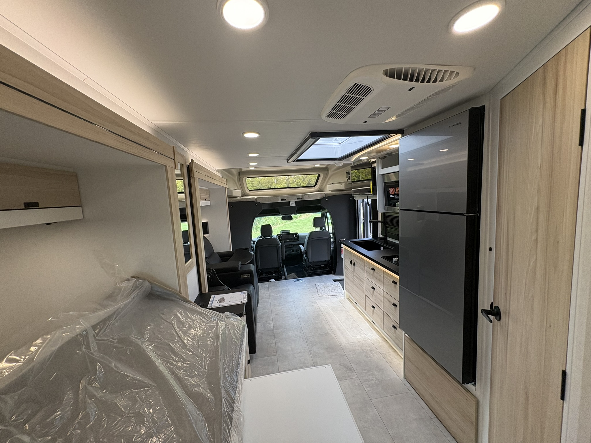 2027 JAYCO MELBOURNE PRESTIGE 25LP - Image 31