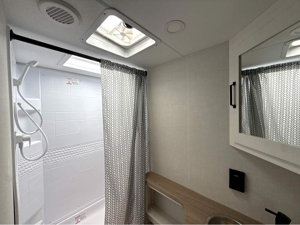 2027 VENTURE RV SIENNA 271VBH - Image 12