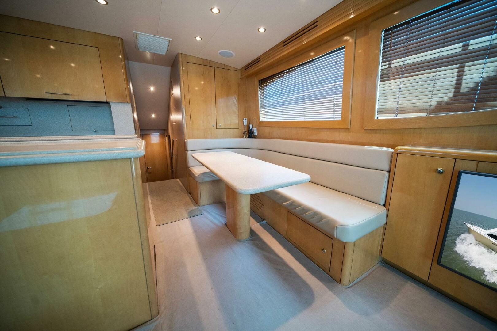 2003 Hatteras 54 Convertible - Image 8