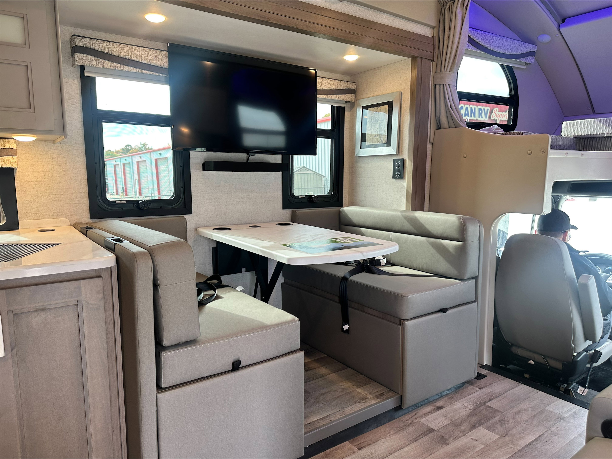 2026 THOR MOTOR COACH PASADENA 34XG - Image 11
