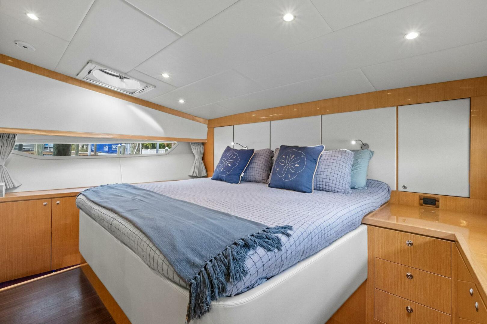 2018 Mares 47 Outboard Express Catamaran - Image 29