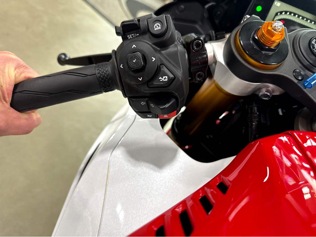 2026 Yamaha YZF-R7 70th Anniversary - Image 9