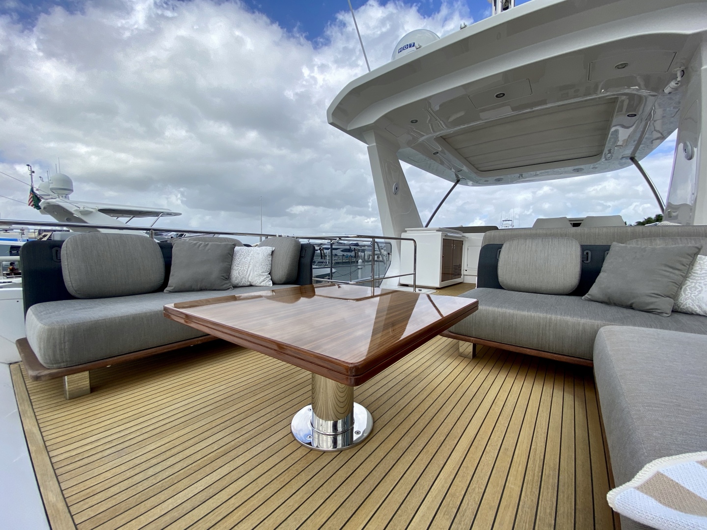 2018 Azimut Flybridge - Image 50