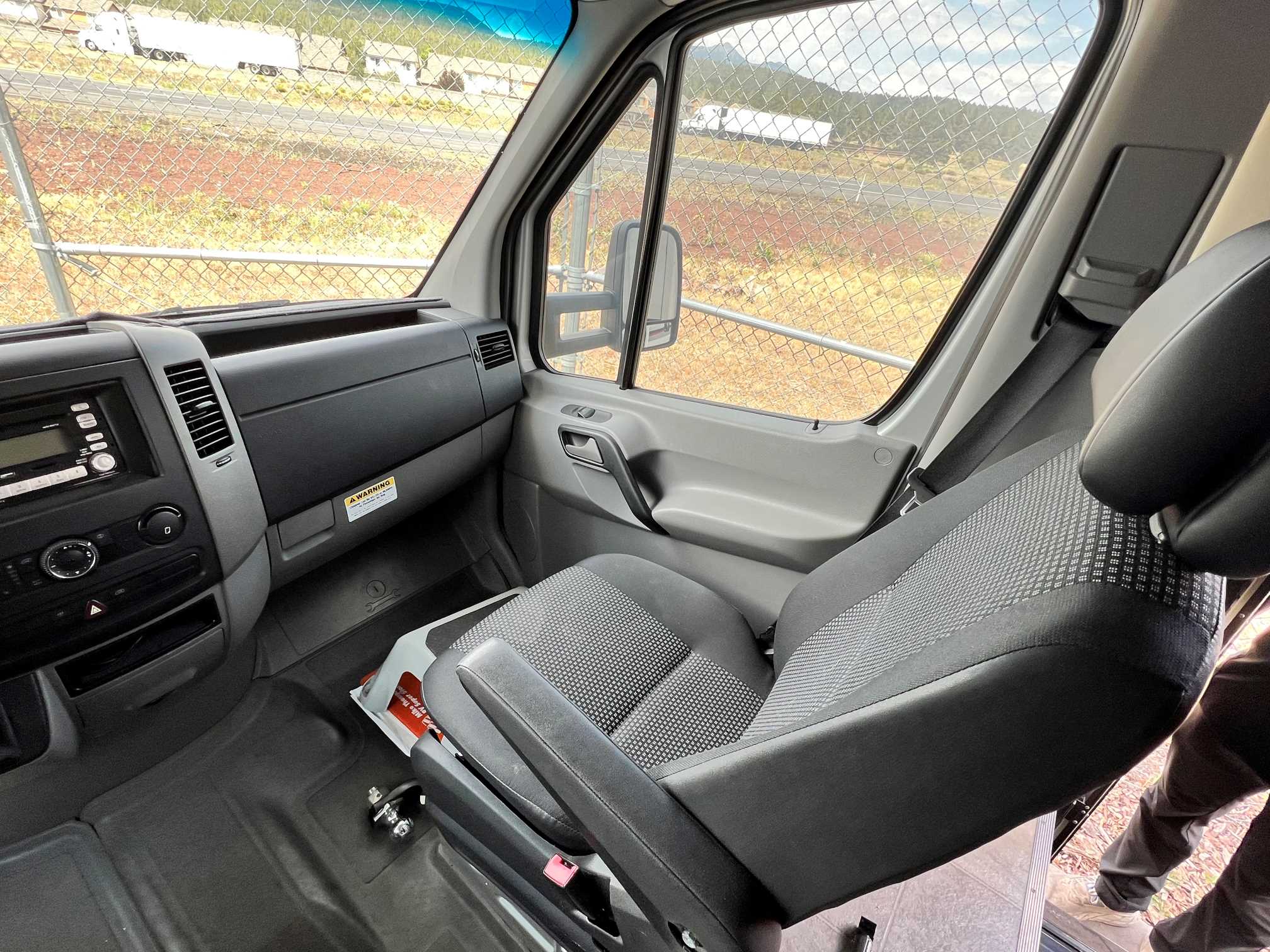 2010 Fleetwood Quest 24SL - Image 7