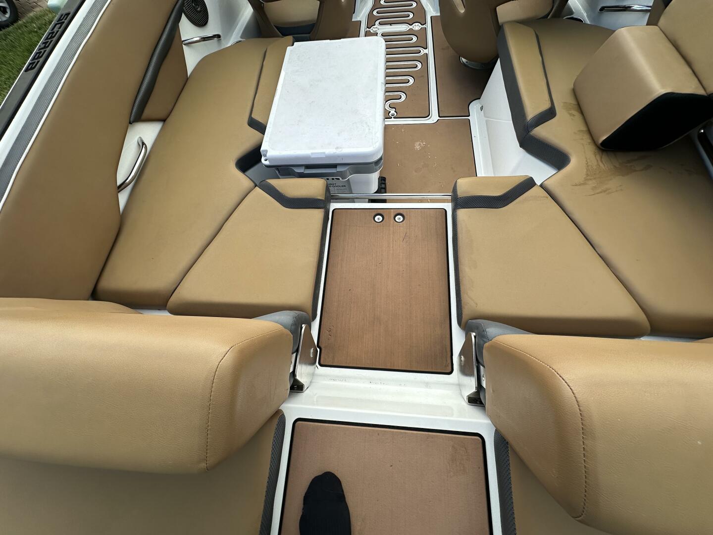 2021 Scarab 215 Base - Image 47