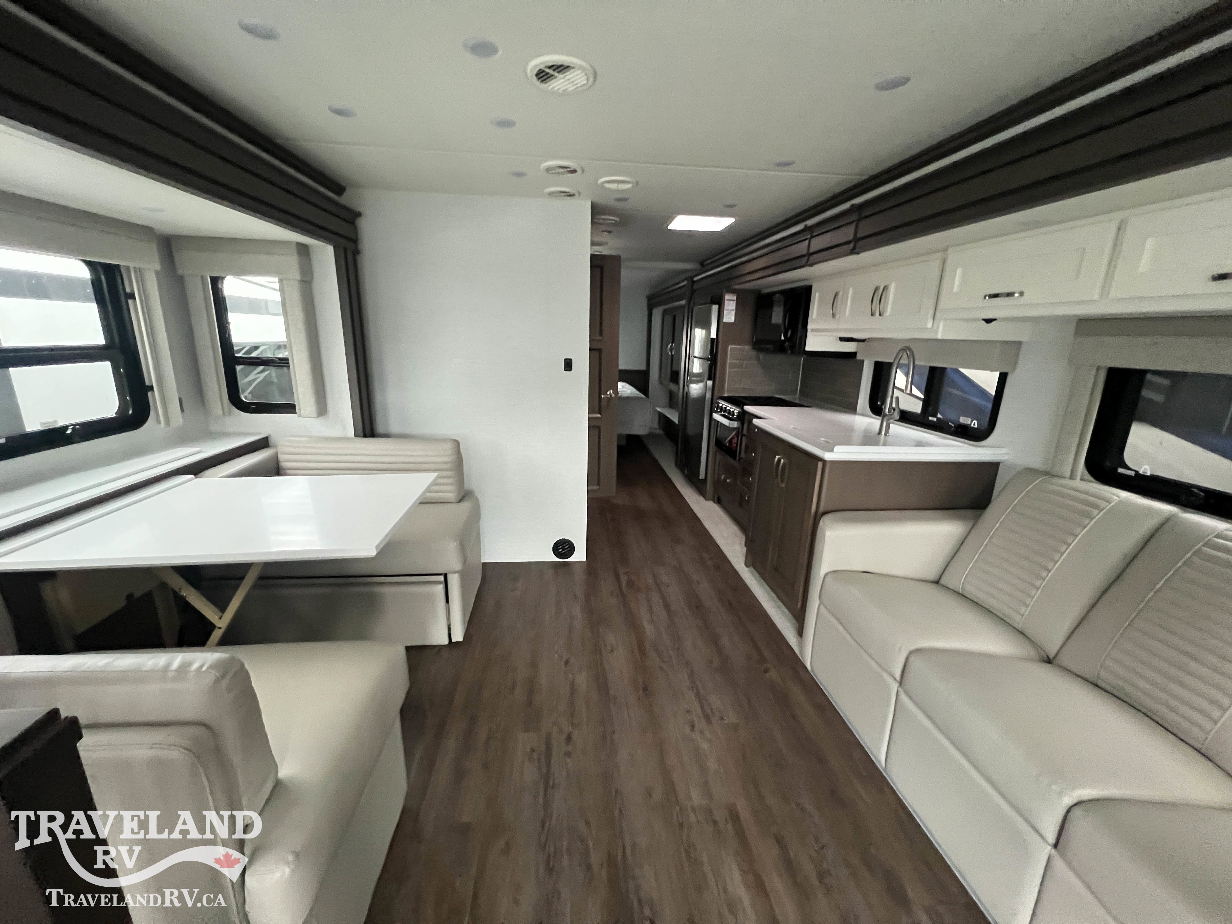 2026 Newmar Bay Star Sport 3225 - Image 6