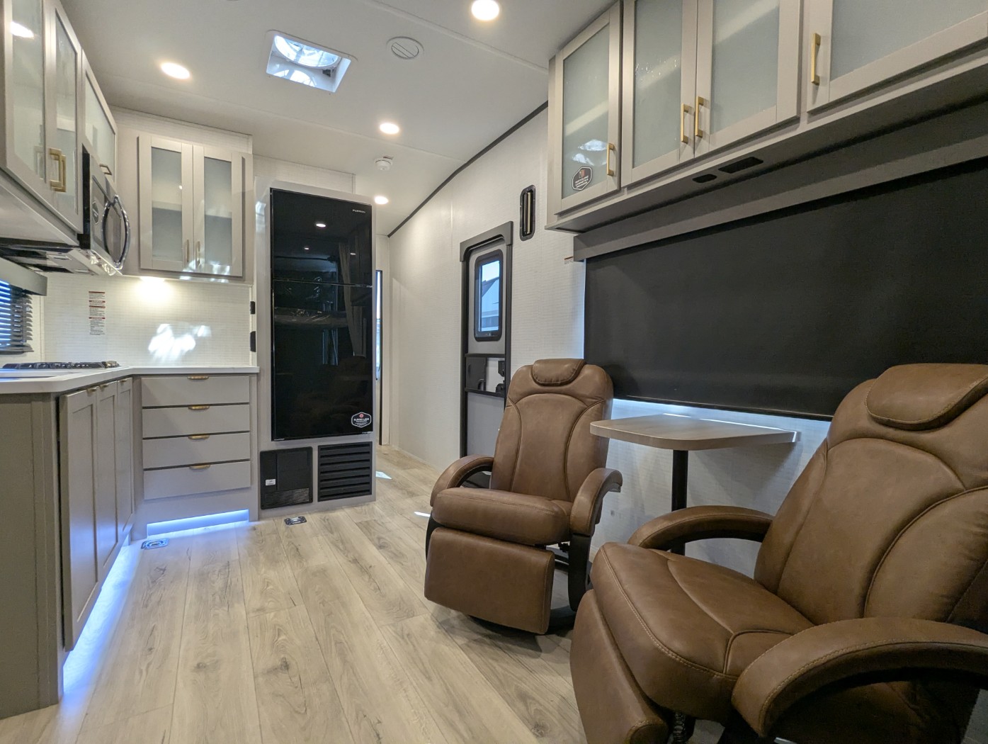 2027 FOREST RIVER STEALTH SFT2730 - Image 21