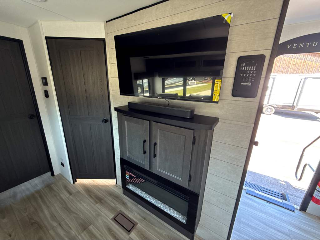 2026 VENTURE RV SPORTTREK 272VRK - Image 17