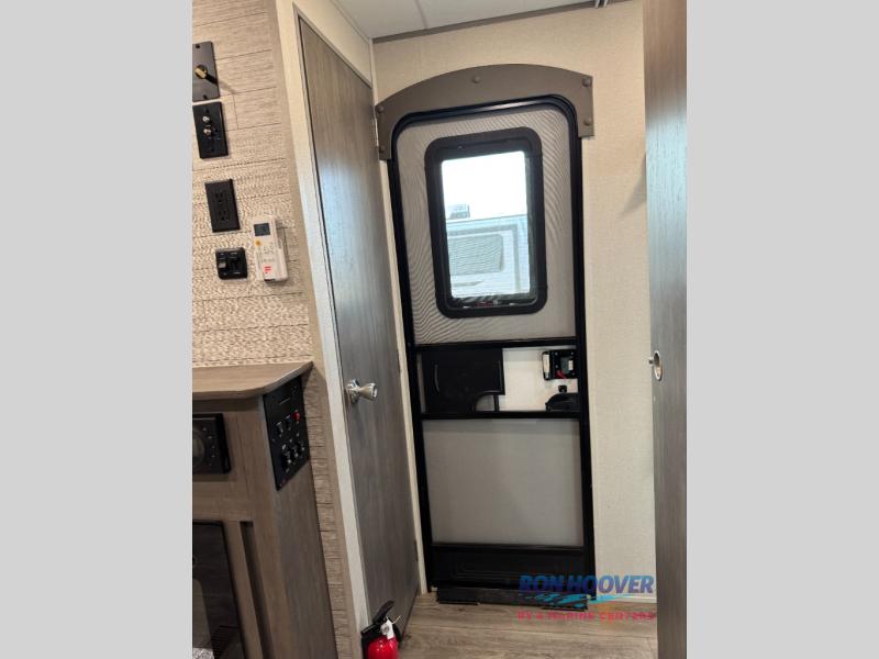 2026 COACHMEN 333DORM - Image 17