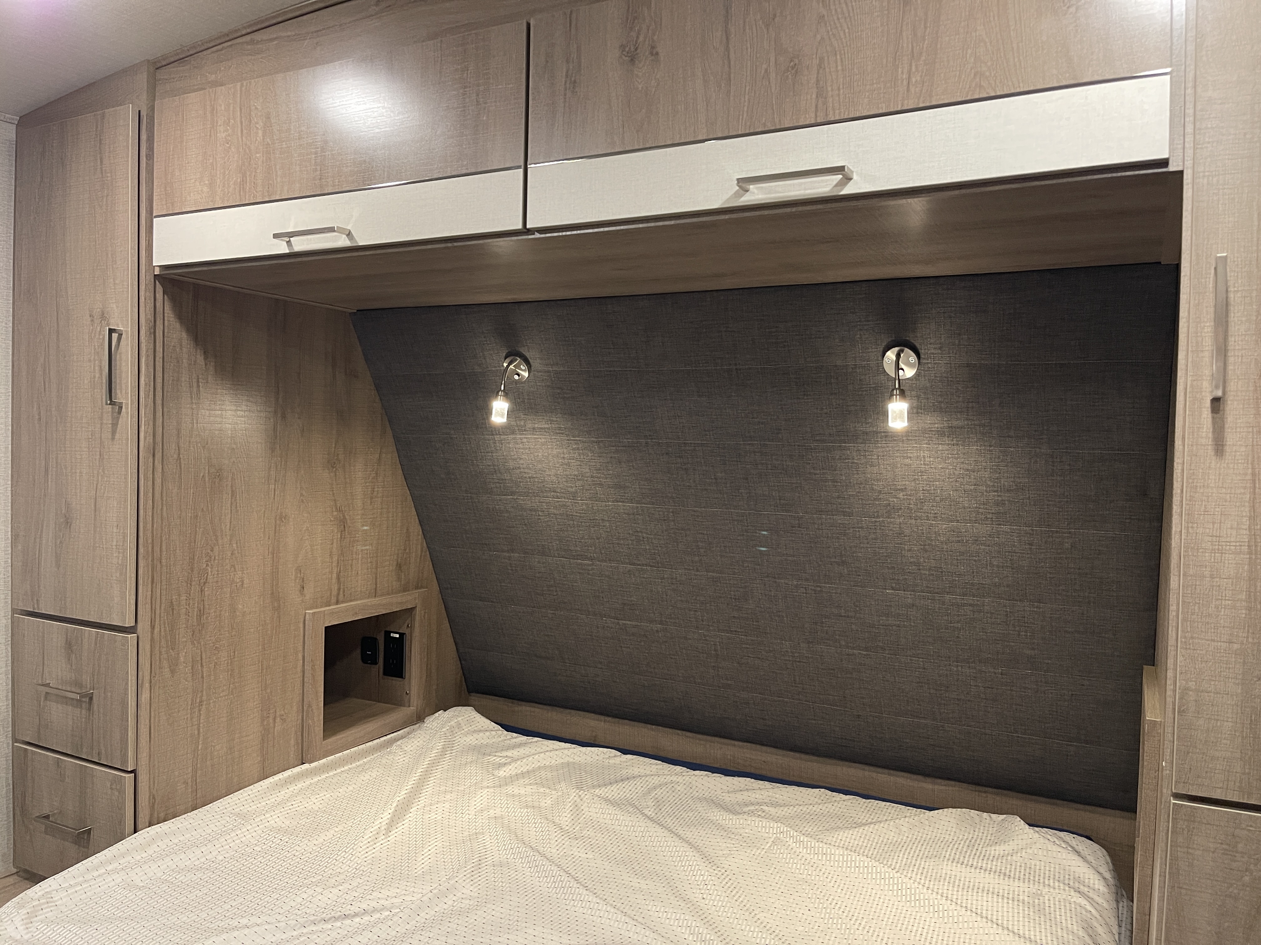 2022 Grand Design Imagine 2800BH - Image 24