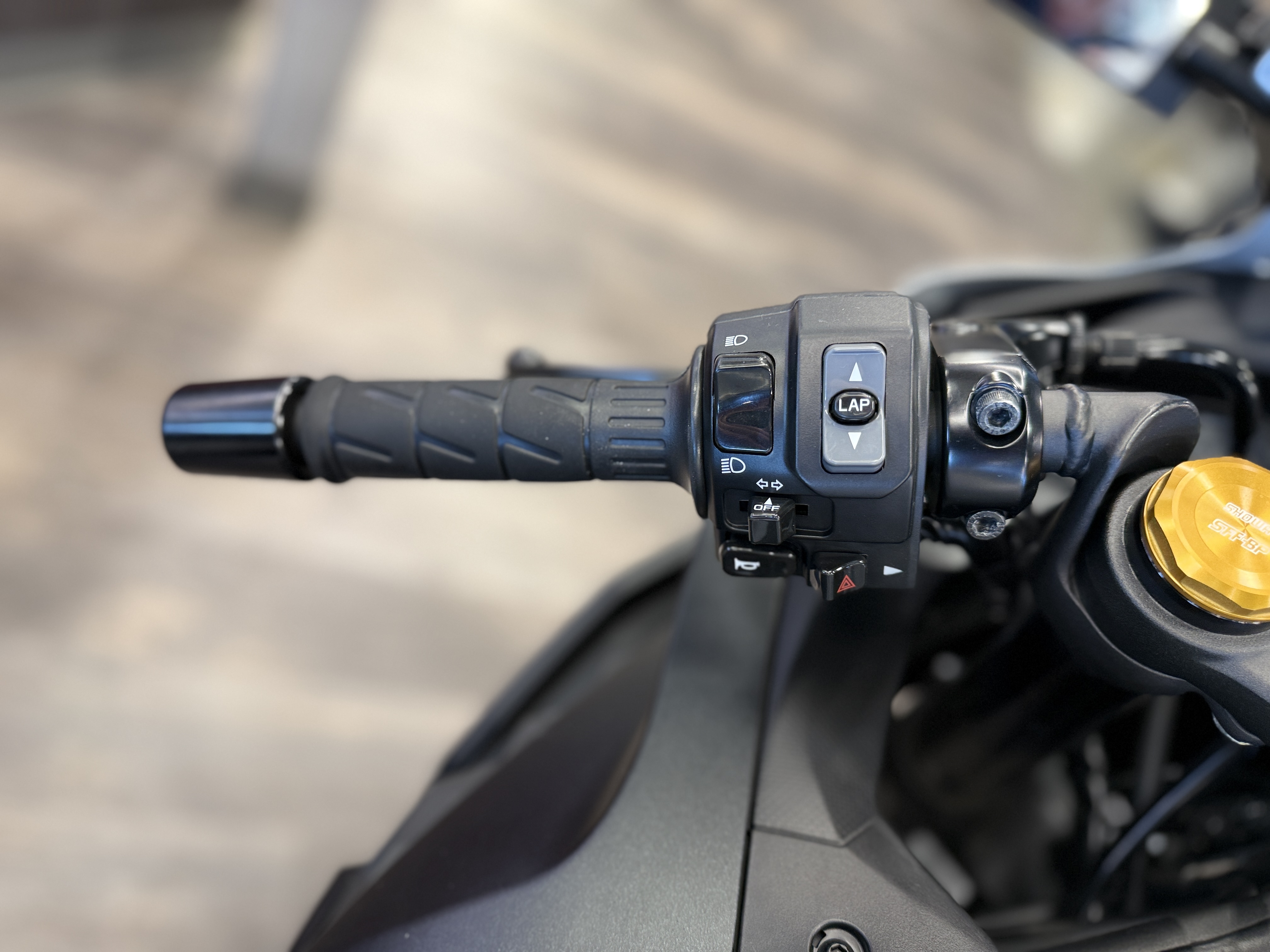 2025 Kawasaki NINJA® ZX™-4RR ABS - Image 14