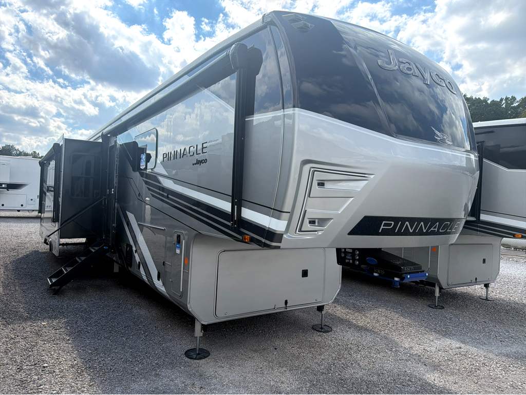 2027 JAYCO PINNACLE 38FBRK - Image 2