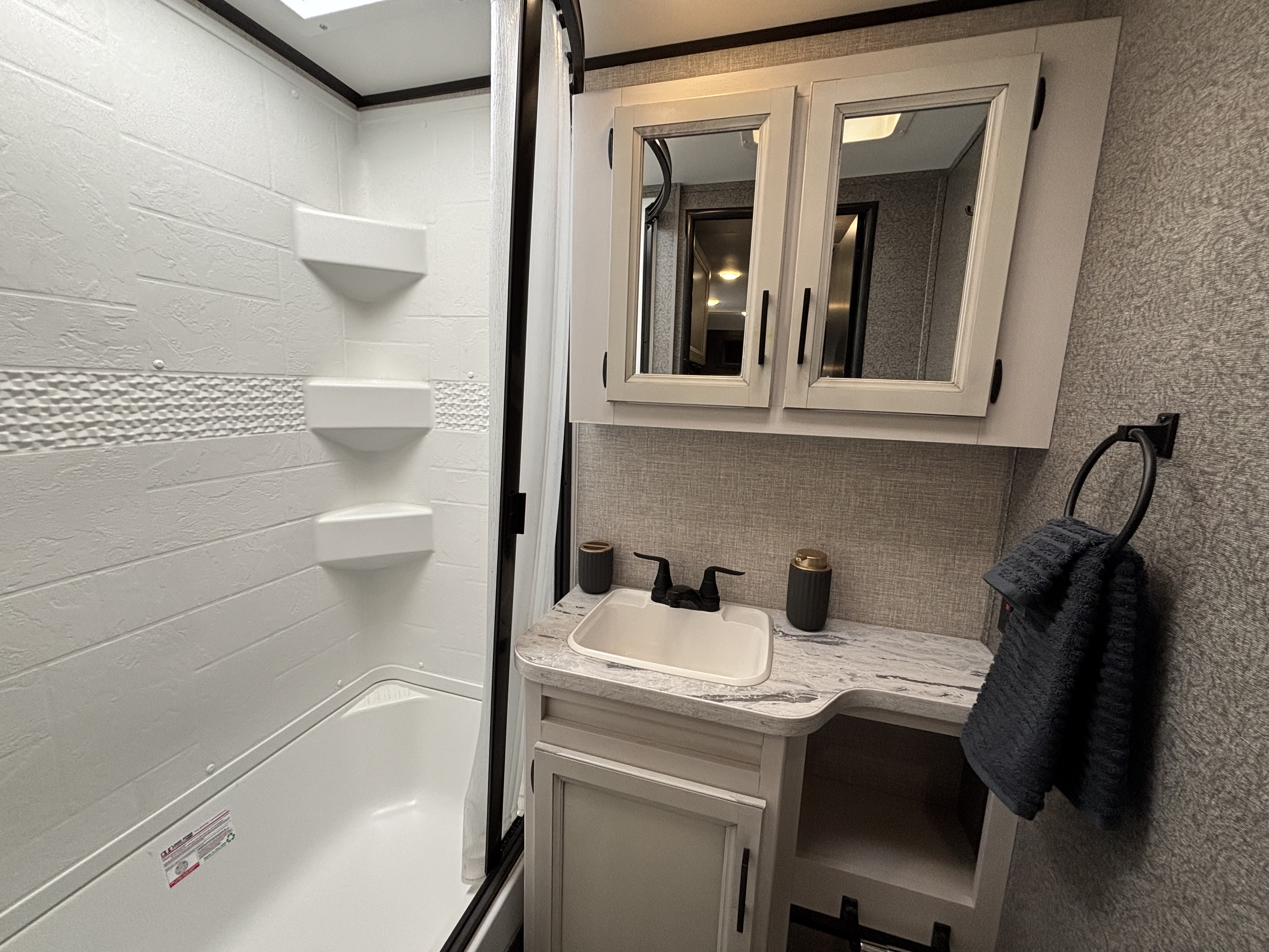 2022 Jayco Jay Feather Micro 171BH - Image 15