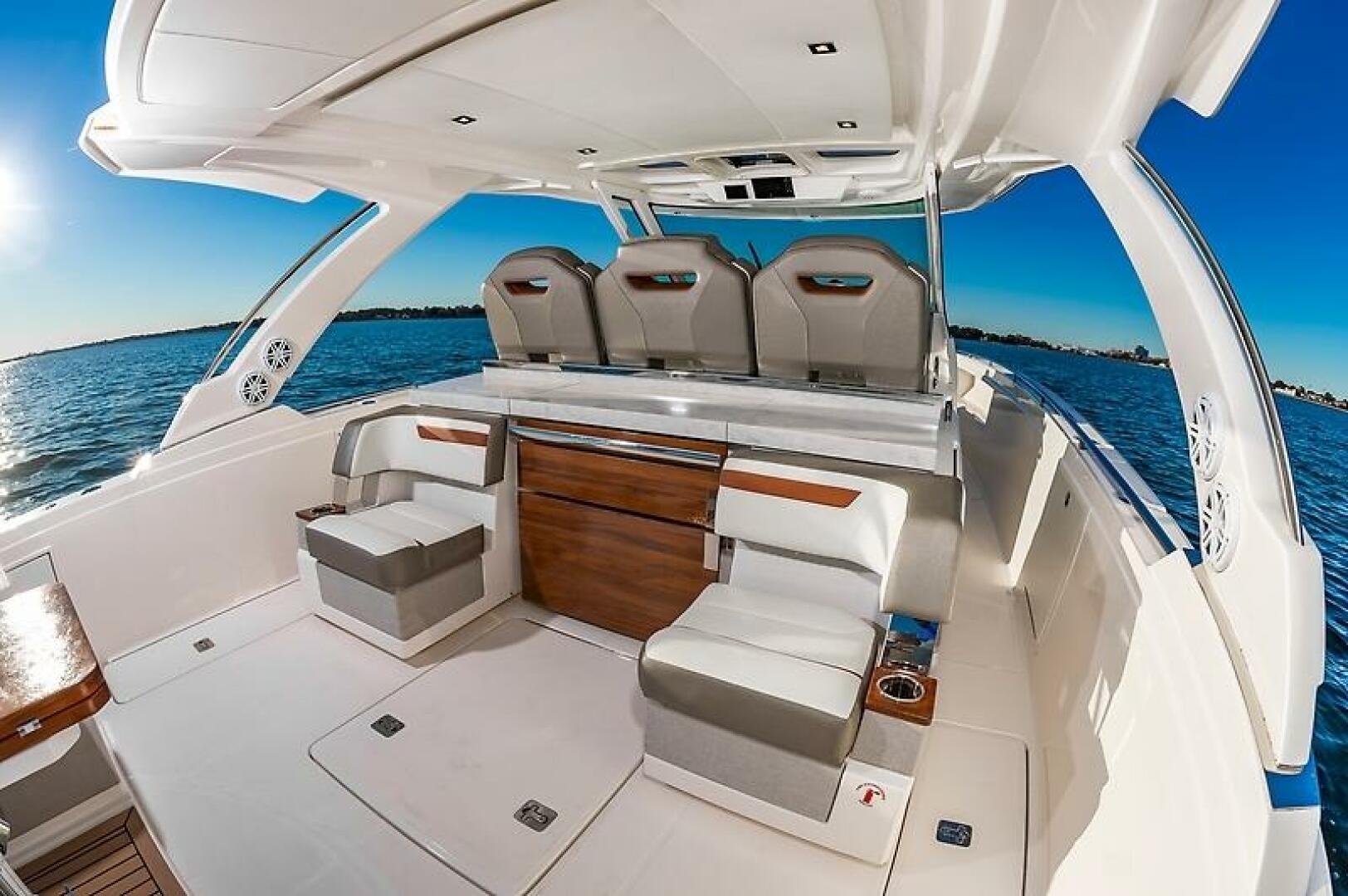 2023 TIARA YACHTS TIARA YACHTS 38 LS Base - Image 17