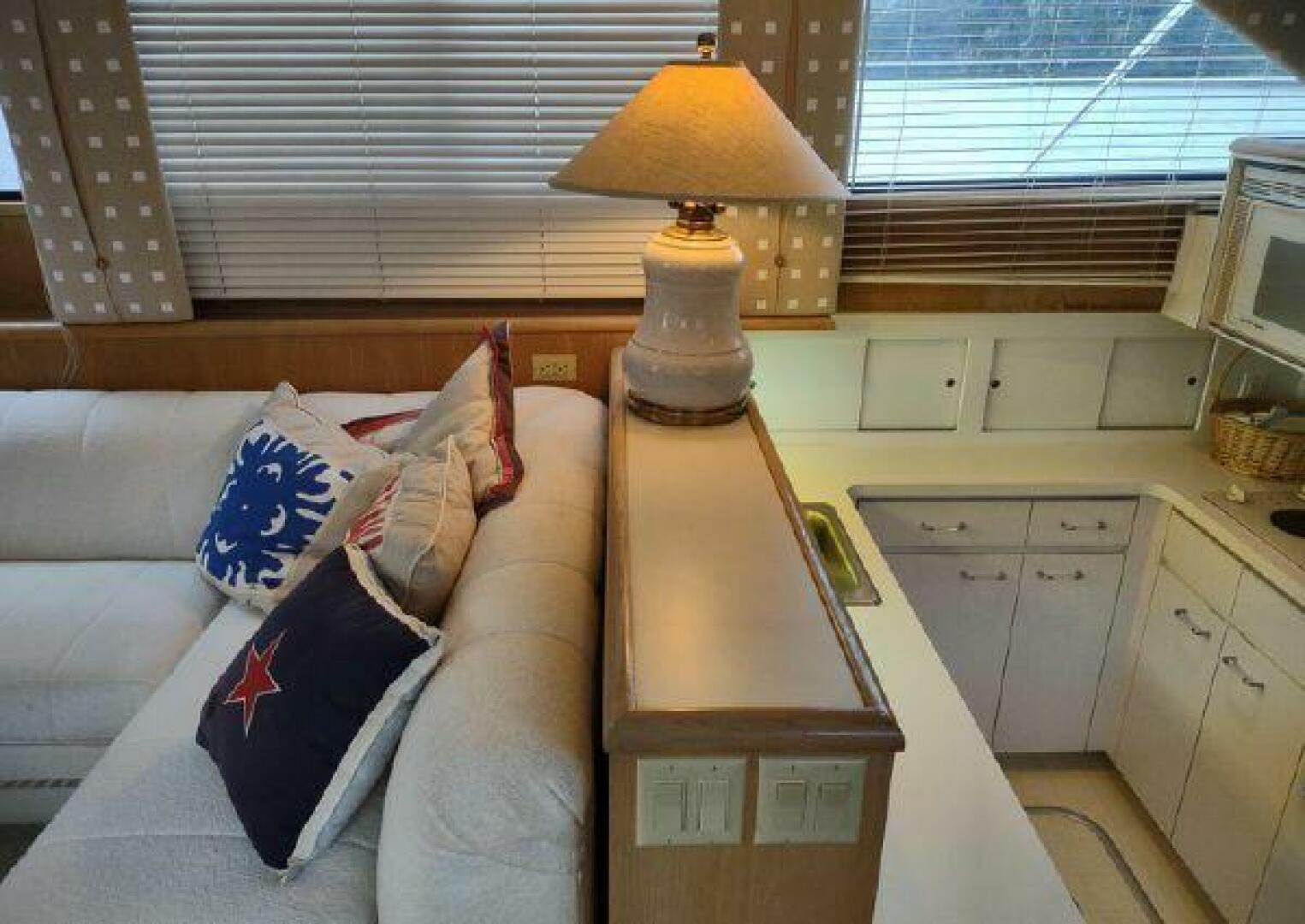 1996 Hatteras 50' Sport Deck - Image 26
