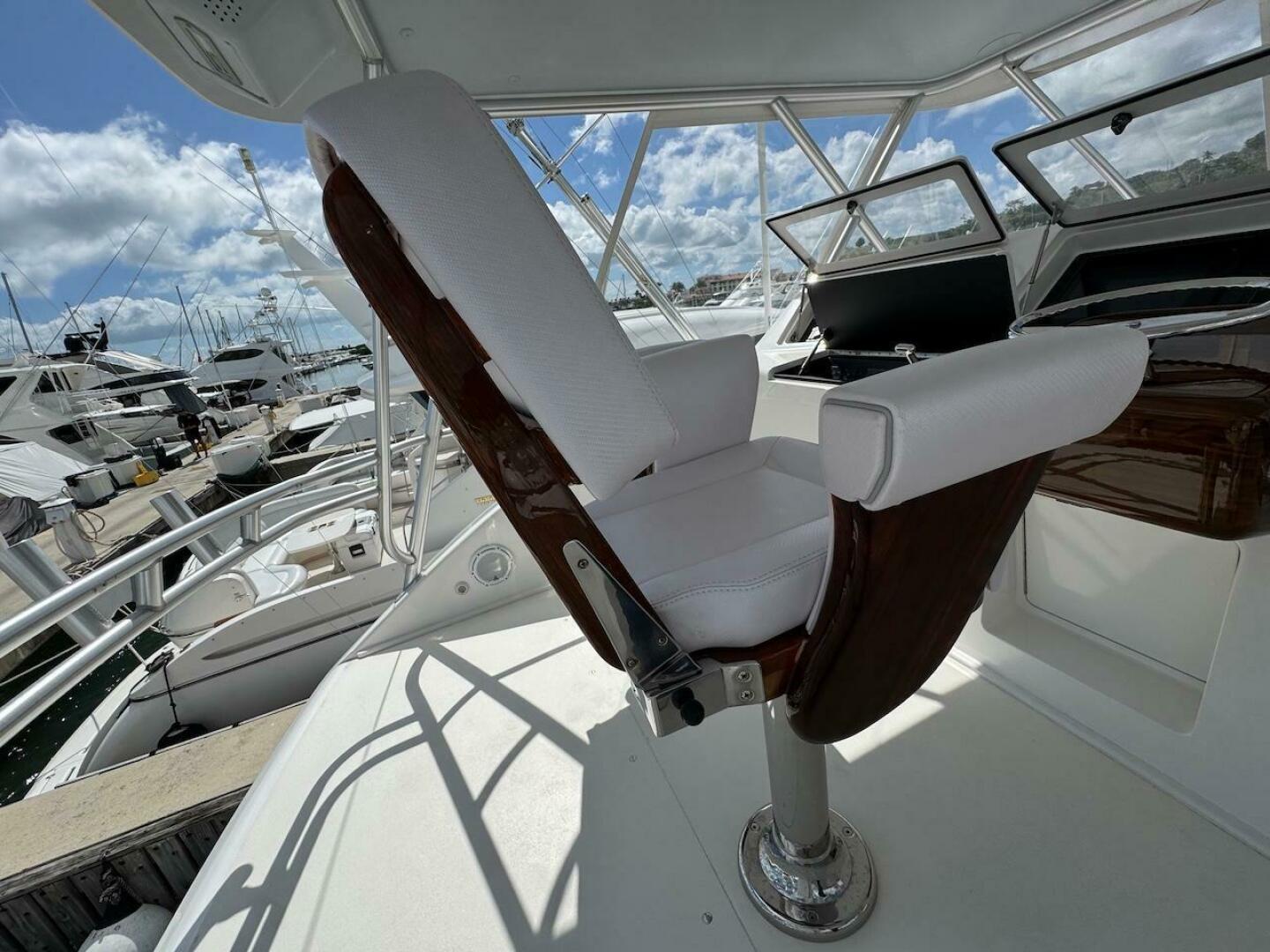 2007 VIKING 52 Convertible Base - Image 32