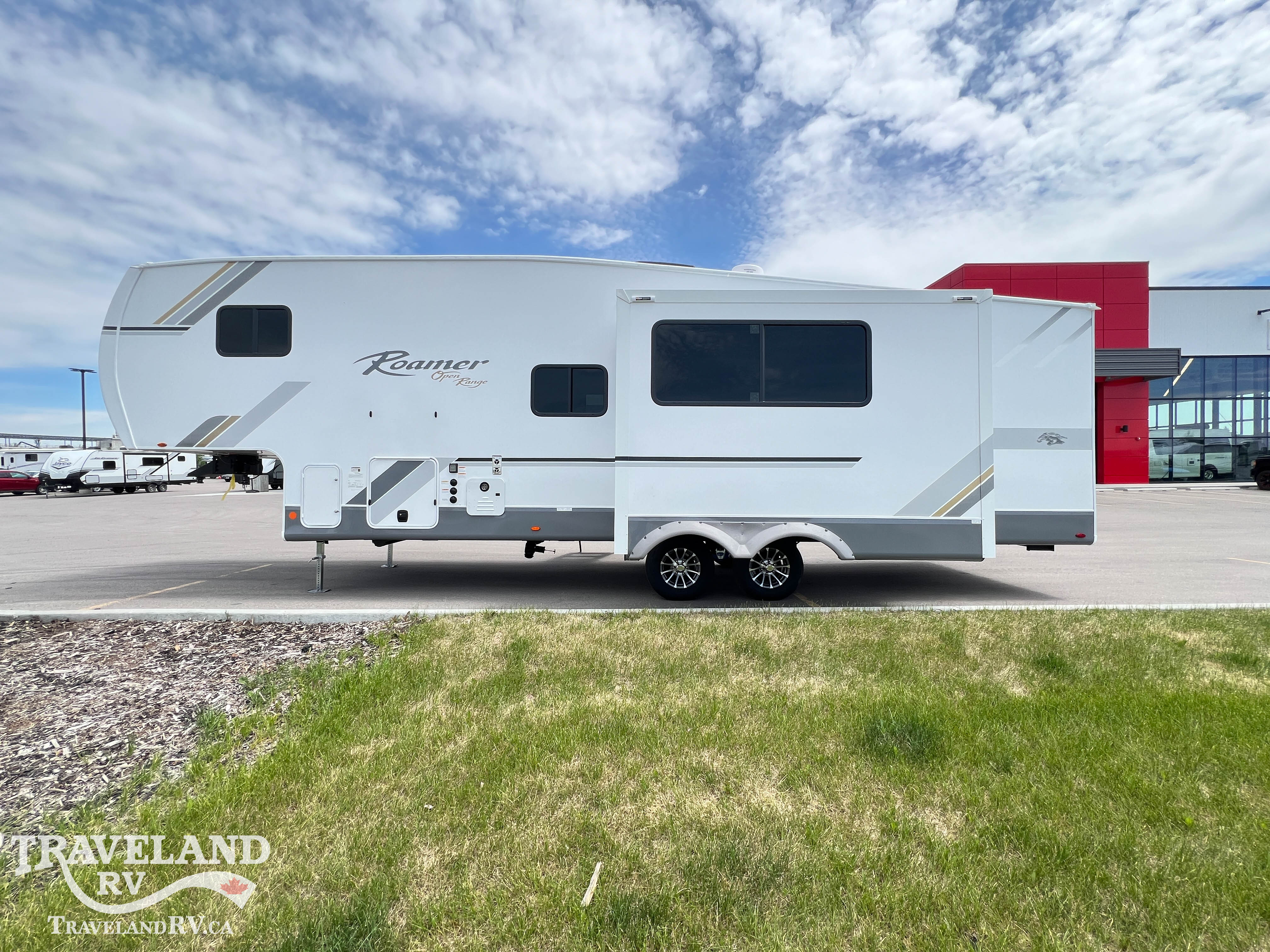 2027 Highland Ridge Roamer Light Duty 28DBSS - Image 6