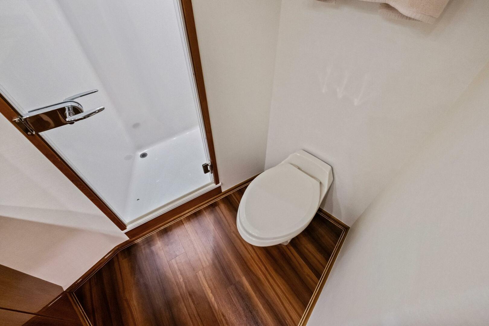 2012 Viking 82 Convertible - Image 37
