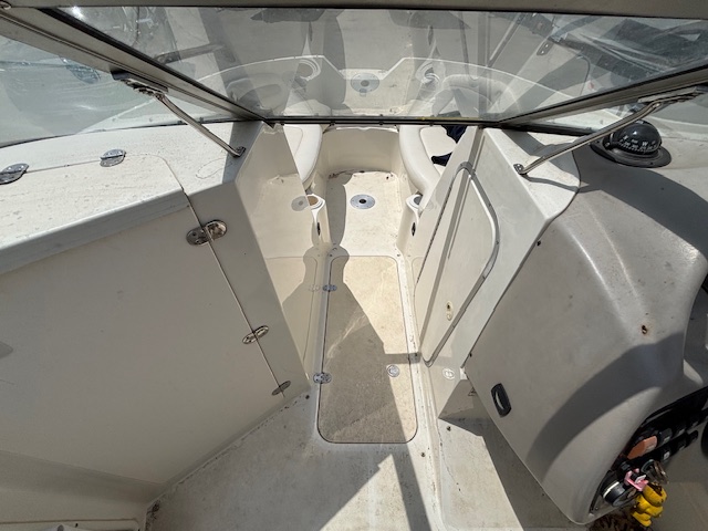 2004 STINGRAY 220DR - Image 20