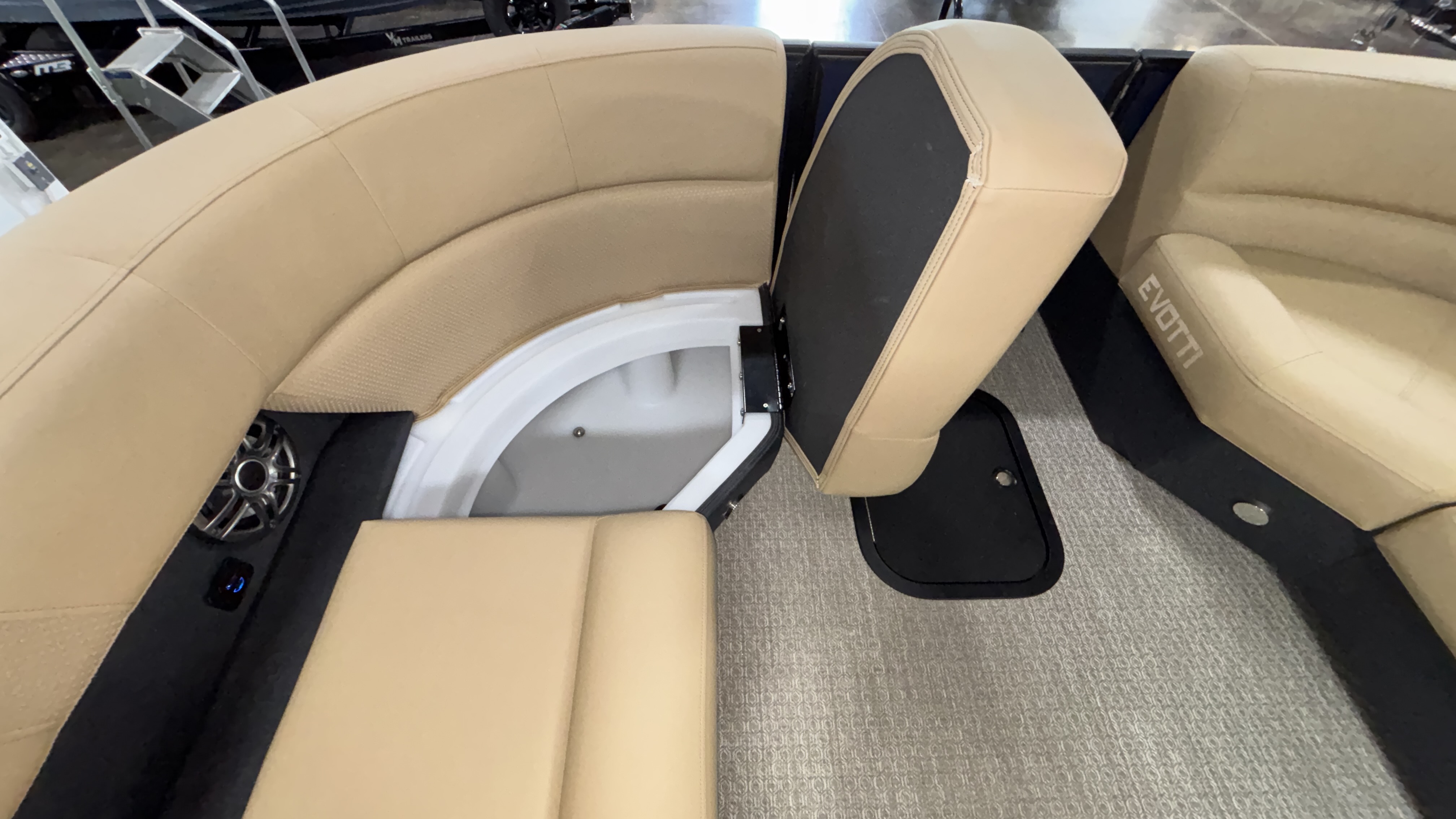 2026 Evotti 525 Quad Lounge - Image 39