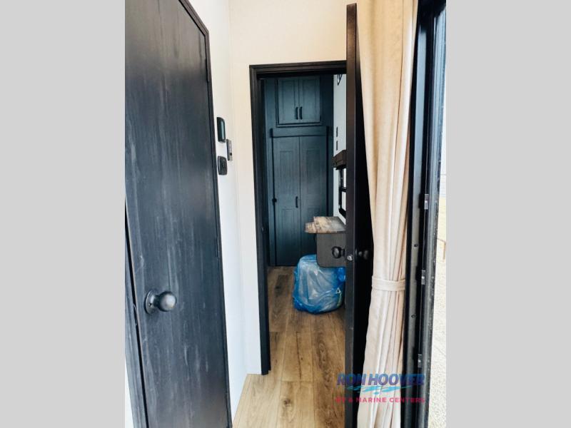 2026 PALOMINO 429LFT - Image 34