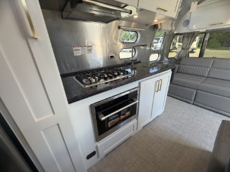 2026 AIRSTREAM CLASSIC 28RBT - Image 28